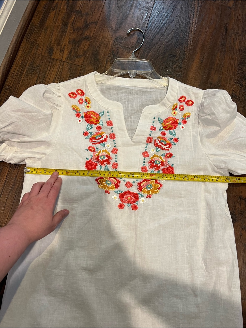 100% Cotton White Embroidered V-Neck Women’s Top with Floral Accents size L - Picture 7 of 7